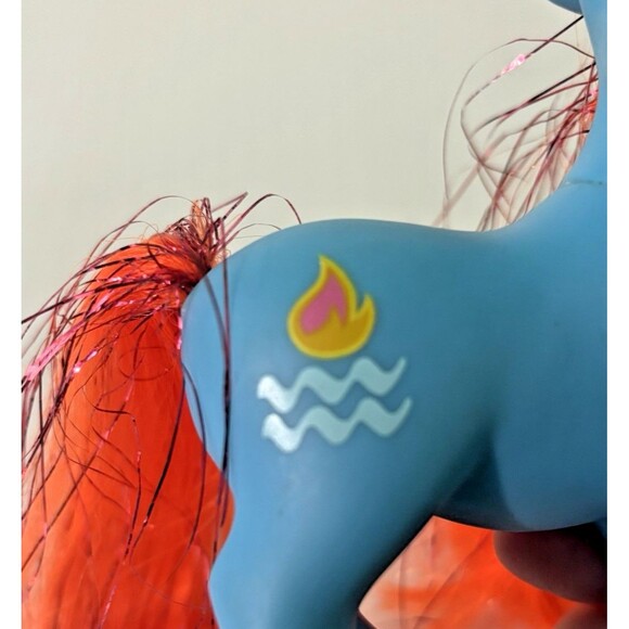 My Little Pony MLP G3 Waterfire 2004 Hasbro Vintage Horse Blue Red Single Magnet - Picture 5 of 6